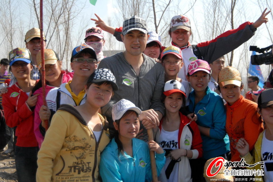 巴黎官方：恩里克遭遇自行車事故鎖骨骨折，將接受手術治療青年隊                                                                2025-0
