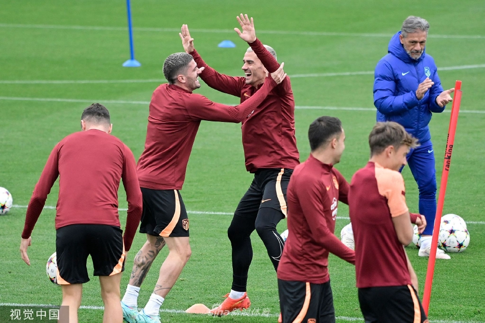 埃斯特旺帶球推進(jìn)后傳中，恩佐門前推射進(jìn)球