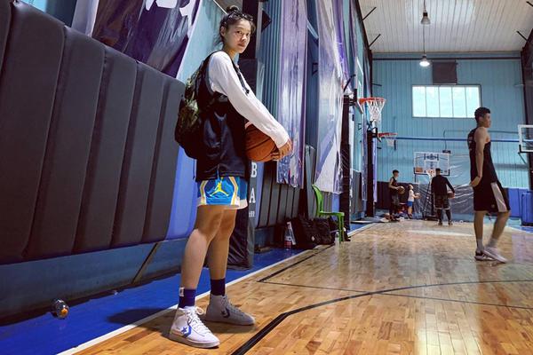 太陽報(bào)獨(dú)家：加納喬因?yàn)楣殴值陌l(fā)型獲得350萬鎊肖像權(quán)收入