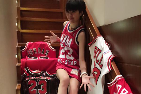 第33分鐘，阿達拉比奧尤踩人送點，韋格霍斯特主罰命中，阿賈克斯1