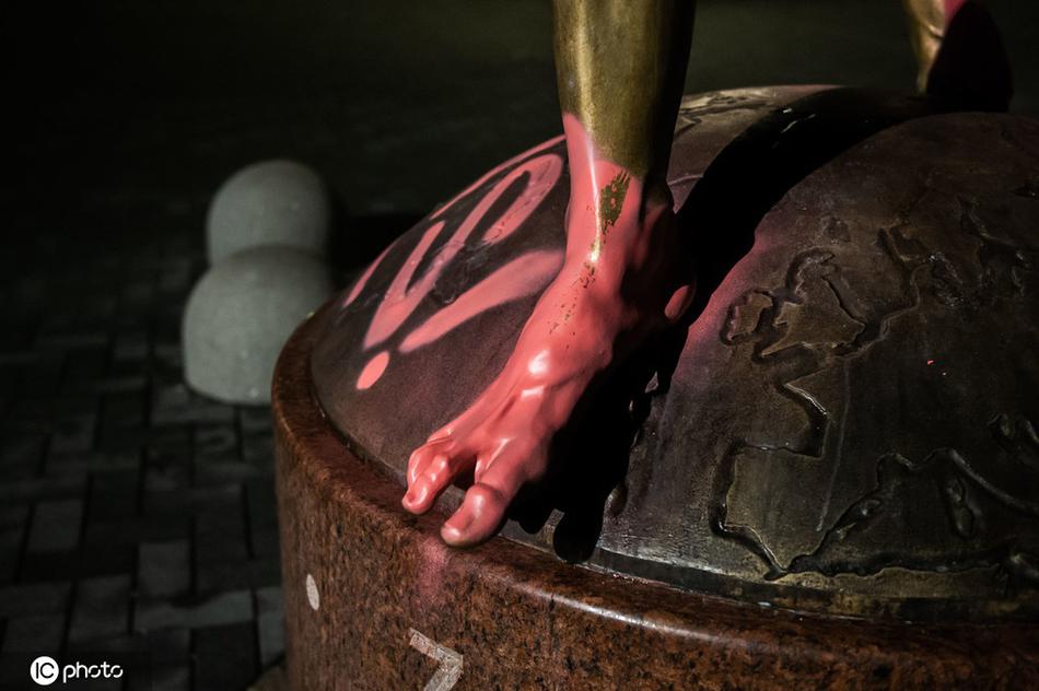 ??不甘解散！廣州隊球迷在省港杯高呼：還我廣州隊！