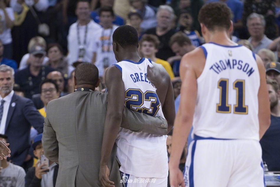 2025年10月5日 18:26:41懂球帝                 北京時間10月4日，英超第7輪，阿森納坐鎮(zhèn)主場2-0戰(zhàn)勝了西漢姆聯(lián)，薩卡在本場比賽中打入一粒點球，賽后，曼聯(lián)名宿魯尼參加了
