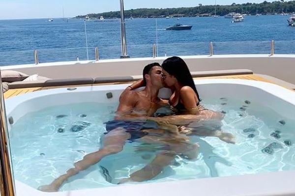 09月16日 亞冠西亞區(qū)第1輪 阿布扎比統(tǒng)一vs吉達(dá)聯(lián)合 全場錄像回放