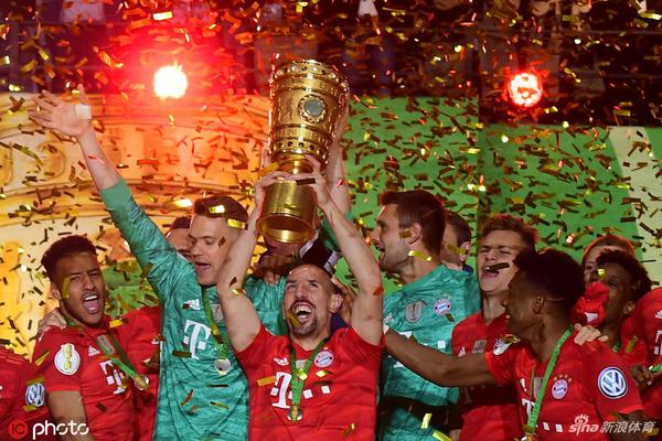 笑不出來..什琴斯尼：丟球后沒笑 希望沒人看見我從門里撿了4次球