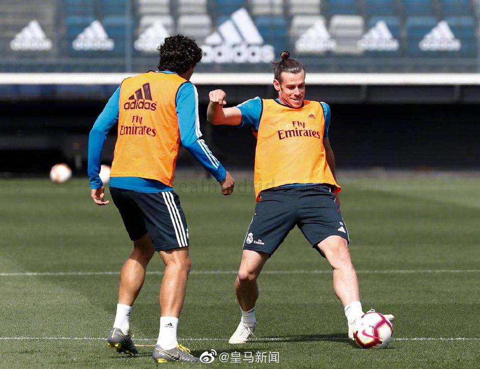 找找狀態(tài)！字母哥8投5中得16分7板4助2斷1帽 三節(jié)打卡下班