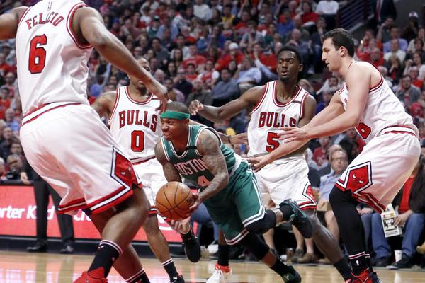 [流言板]表現(xiàn)亮眼！愛德華茲全場砍下34分1籃板9助攻