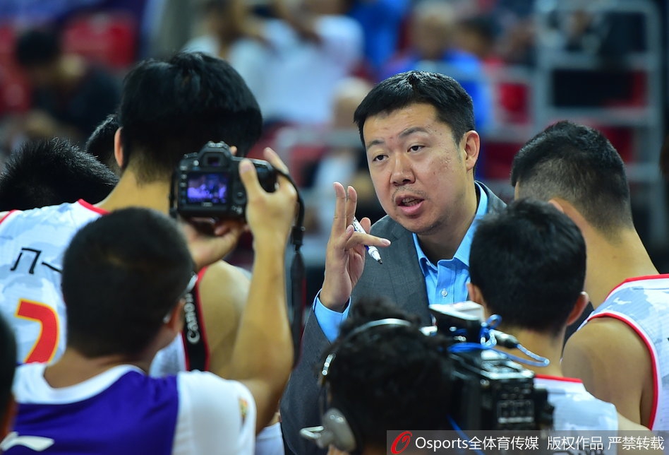 43名中小學(xué)生在澳門NBA中國賽沉浸式體驗籃球訓(xùn)練