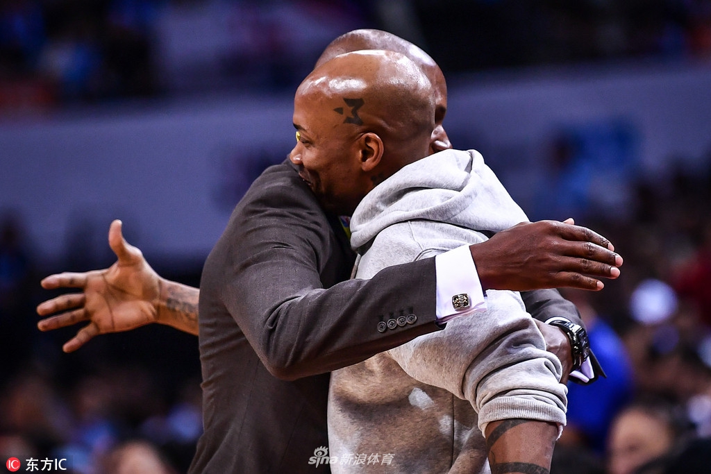 百發(fā)百中！杜倫上一場4中4，本場8中8得到17分17籃板2蓋帽