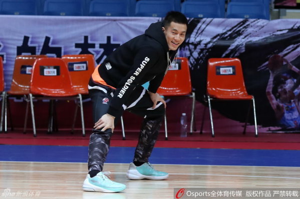官方：藍軍與16歲右后衛(wèi)埃博及18歲中鋒格林伍德簽下獎學(xué)金合同