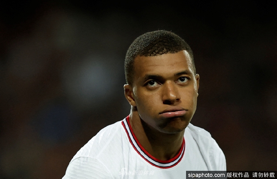 瓜迪奧拉在英超曼市德比10次獲勝，是僅次巴斯比和弗格森的第三人地精殺手                                                                2
