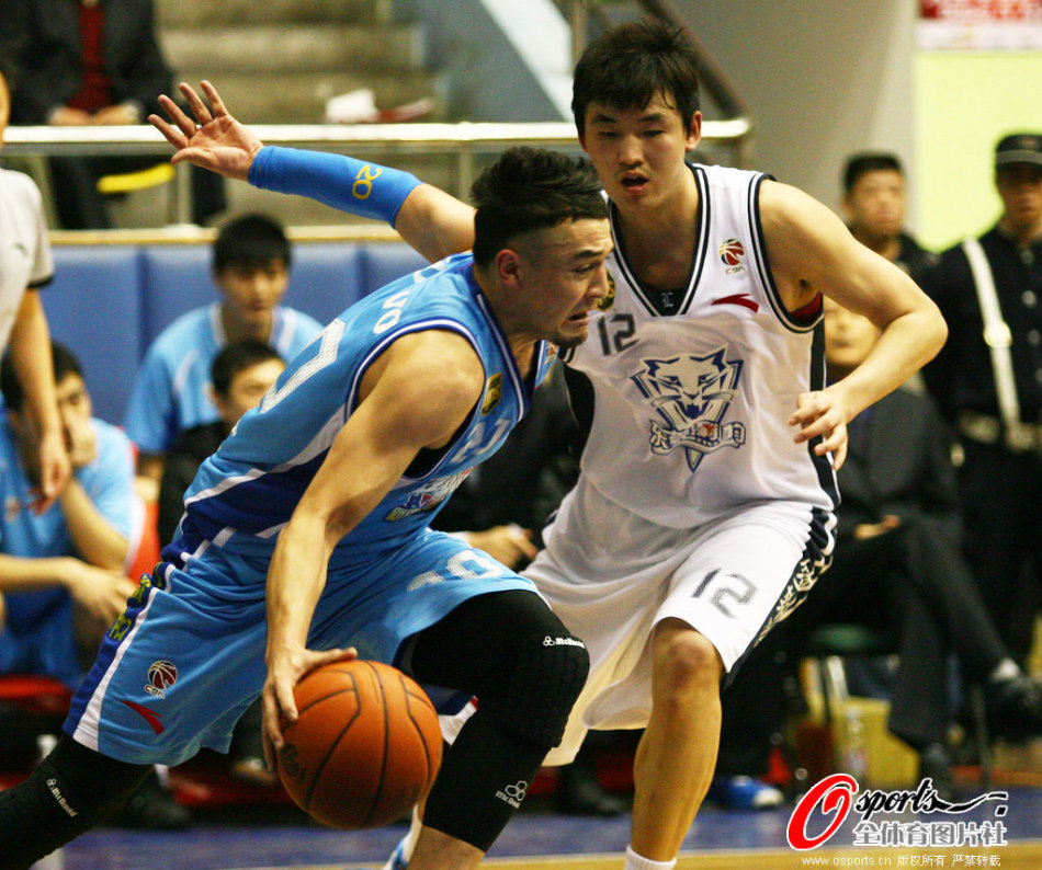 難適應？侯永永頂薪回歸中超后28場4球2助，上賽季挪甲金靴+MVP