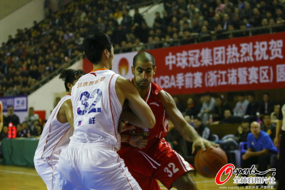 英媒：曼聯(lián)接近簽下17歲邊衛(wèi)迭戈-萊昂，球員夏季正式加盟地精殺手                                                                2025