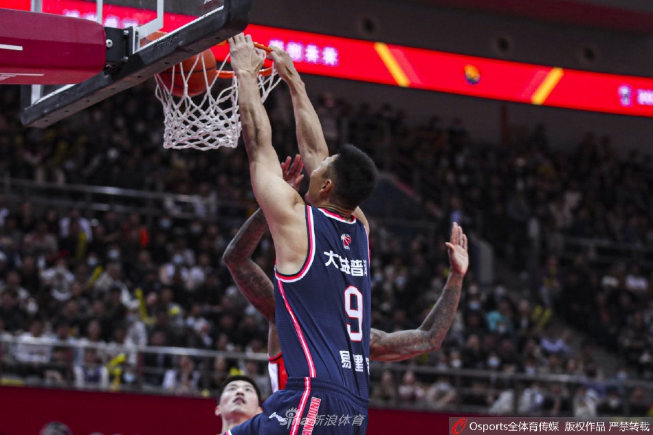 CC：奧薩爾具備頂級進(jìn)攻發(fā)起能力 他更多持球會(huì)成為球隊(duì)一大武器