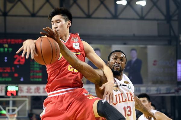 《最強蝸牛天方夜譚》全攻略 打造不敗陣容