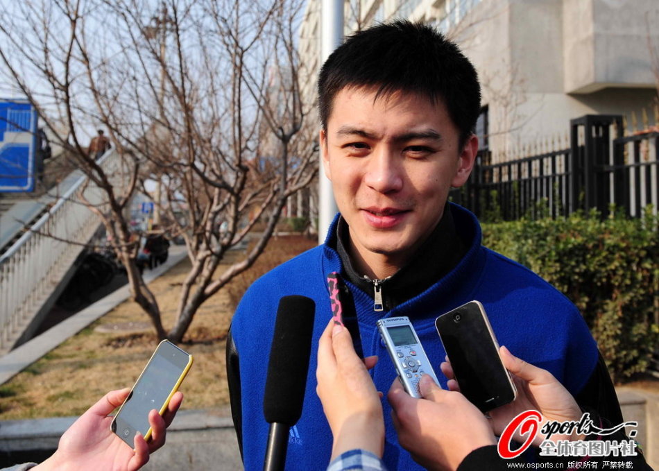 持續(xù)追分！杜蘭特跳投打成2+1后對抗拋投打進(jìn)，太陽追至8分