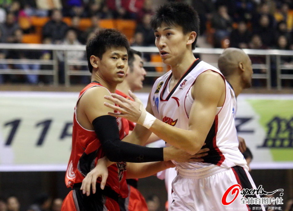 直播吧10月11日訊 今日名記Shams在直播節(jié)目中談到了威少。Shams表示：“據(jù)我所知，威斯布魯克與國王之間存在強烈的雙向合作意向，上賽季國王替補席表現(xiàn)疲軟，替補得分與助攻均位列聯(lián)盟第29位，而威
