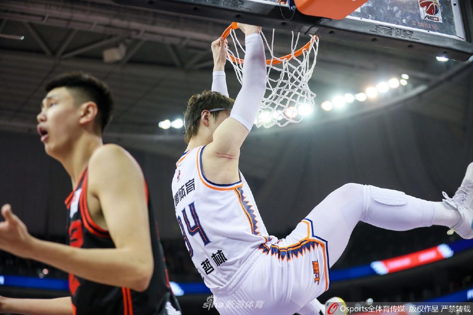 王秋明：今天于導特別強調(diào)我們要學習馬競防守的品質(zhì)