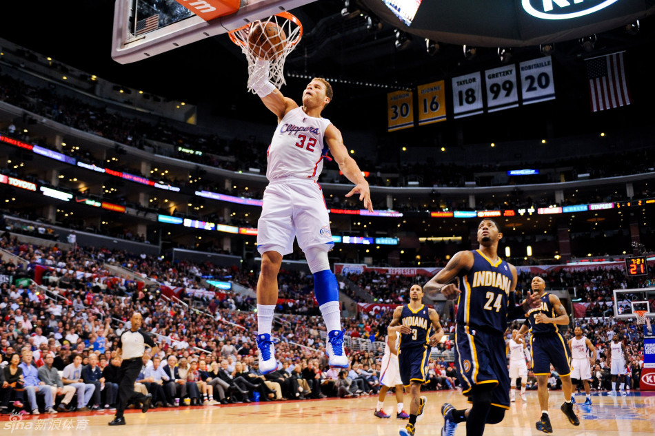 直播吧12月31日訊 明天上午10:00，湖人將在主場迎戰(zhàn)背靠背作戰(zhàn)的騎士。據(jù)統(tǒng)計(jì)，詹姆斯生涯共與騎士交手23次，戰(zhàn)績?yōu)?9勝4負(fù)。在這23場比賽中，詹姆斯場均拿到28.3分7.3籃板7.1助攻1.3