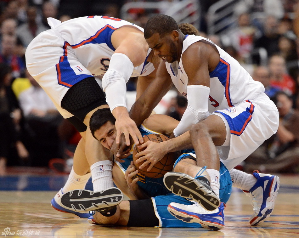 打進(jìn)1球！凱塞多社媒：獻(xiàn)給我身披這件戰(zhàn)袍的第??場比賽??