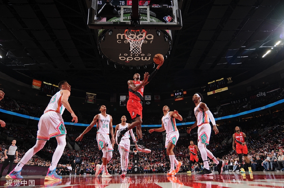 虎撲01月06日訊 據(jù)籃球媒體Underdog NBA報道，馬爾科姆-布羅格登腳部傷勢）將不會出戰(zhàn)對陣火箭的比賽。賽季至今，布羅格登出戰(zhàn)18場，場均24.8分鐘得到13.8分4.1籃板3.9助攻，投籃
