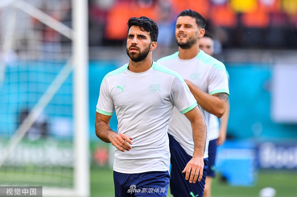 英超官方列冬窗最佳引援：B費(fèi)、范迪克、蘇亞雷斯在列