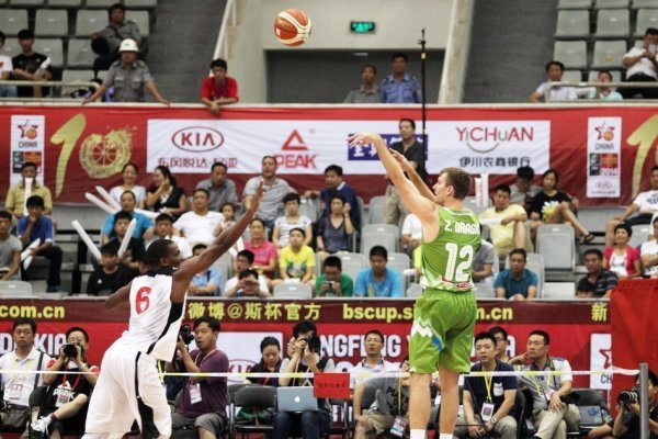 網記：特拉奧雷尚無法應對NBA防守 中國解說員稱其表現(xiàn)“災難級”