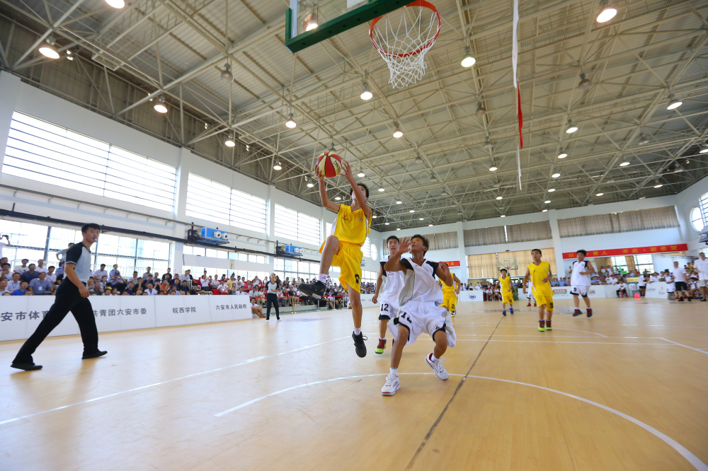 隊(duì)報(bào)：多隊(duì)對(duì)李剛?cè)矢信d趣，但除非報(bào)價(jià)很誘人否則巴黎不會(huì)放人