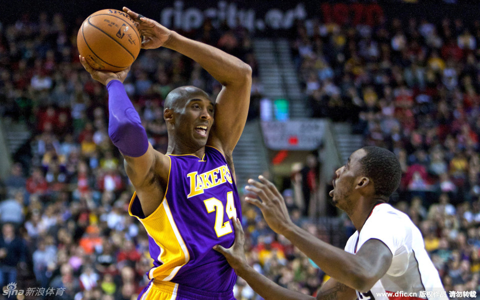 致敬偶像！亞馬爾進球后做出內(nèi)馬爾同款慶祝動作