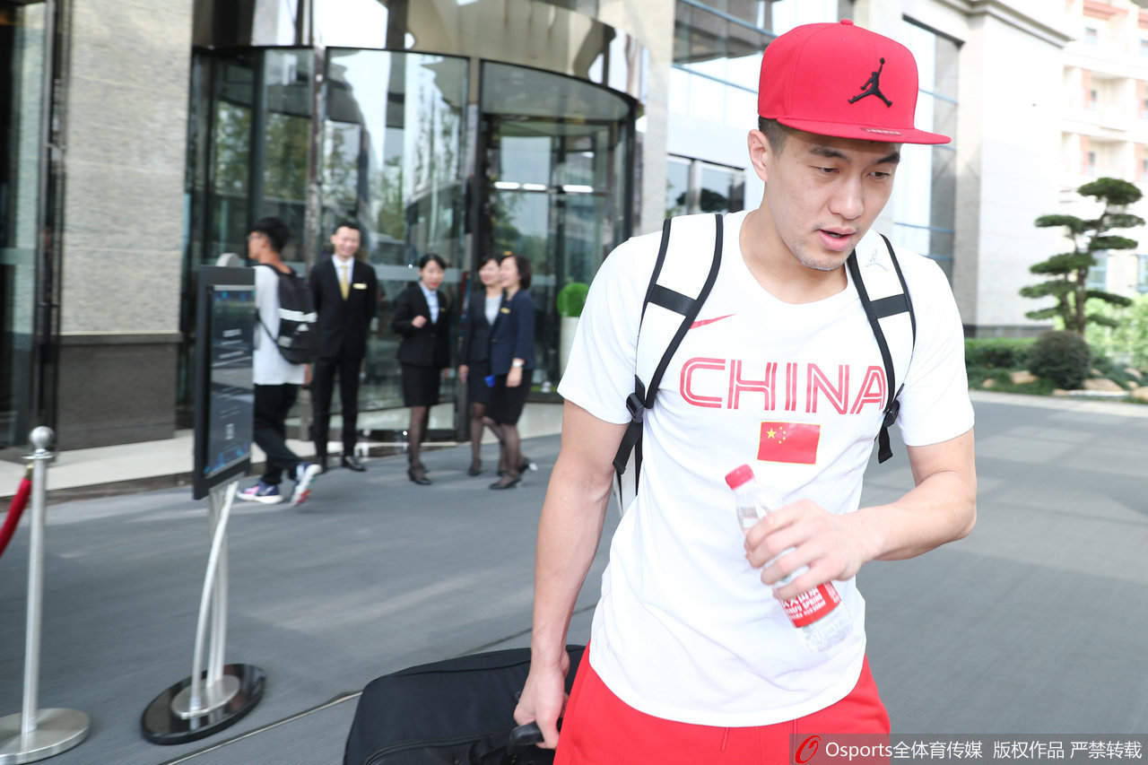 明日方舟危機合約荒蕪廣場怎么打？荒蕪廣場的難度并不大，但是大家在打的時候還是需要注意很多方面，今天我們詳細的講解的就是危機合約活動中的荒蕪廣場，下面會解析荒蕪廣場的最佳打法，有興趣的玩家可以進來討論一
