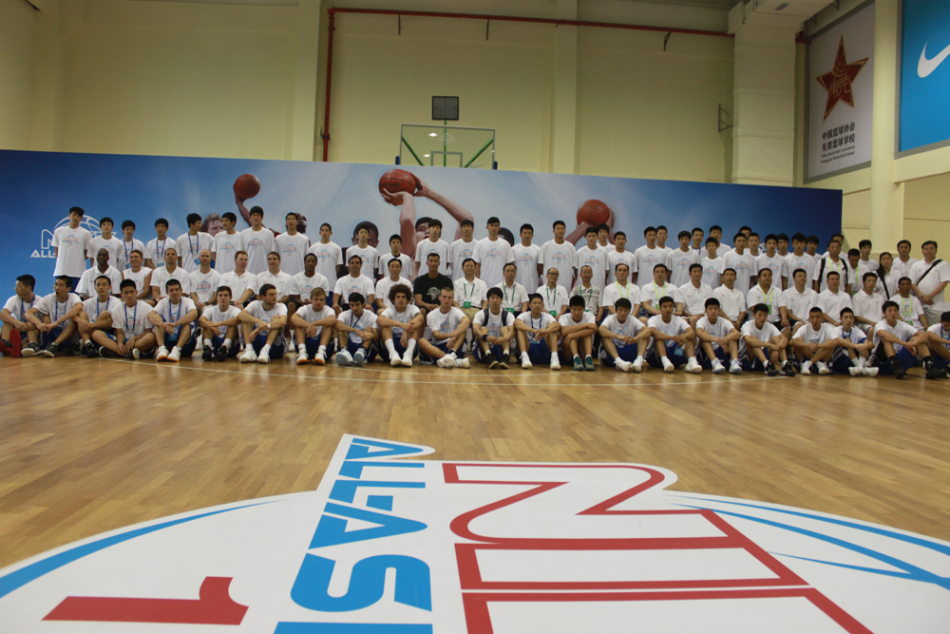 郵報：阿諾德有望下月復(fù)出戰(zhàn)舊主利物浦，獲勝將有助說服皇馬球迷