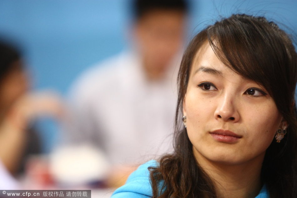 要是進了就帥了！卡拉菲奧里側(cè)身精彩凌空斬，可惜高出橫梁