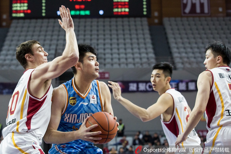 放松一下，斯洛特帶家人前往迪拜度假