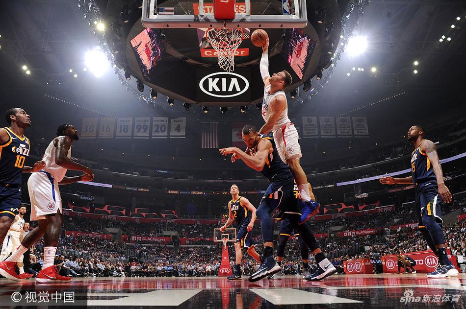 生日夜奪冠+MVP！施羅德賽后新聞發(fā)布會被隊友潑水慶生&唱生日歌