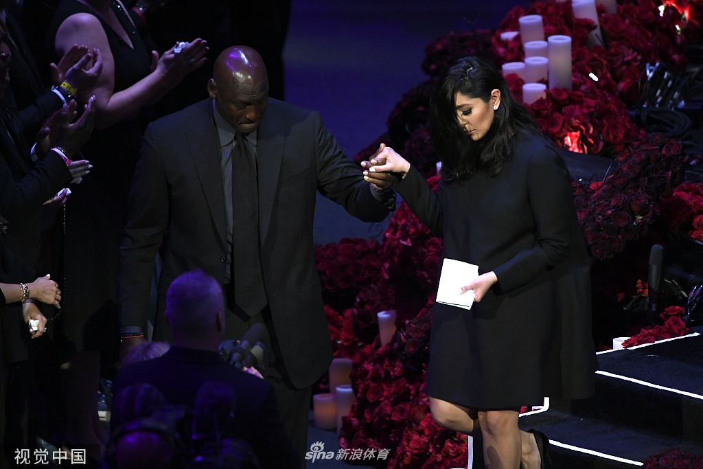 內(nèi)維爾：阿莫林的后衛(wèi)總是換來換去這不行 曼聯(lián)必須盡快開始贏球