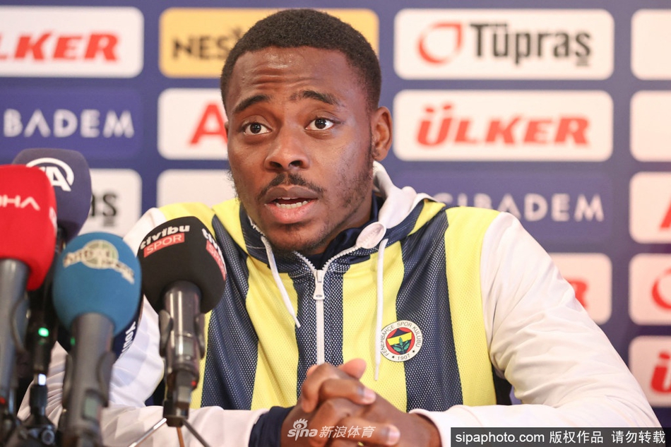 前隊友艾頓新賽季能為湖人帶來什么？布克：我們只能拭目以待了