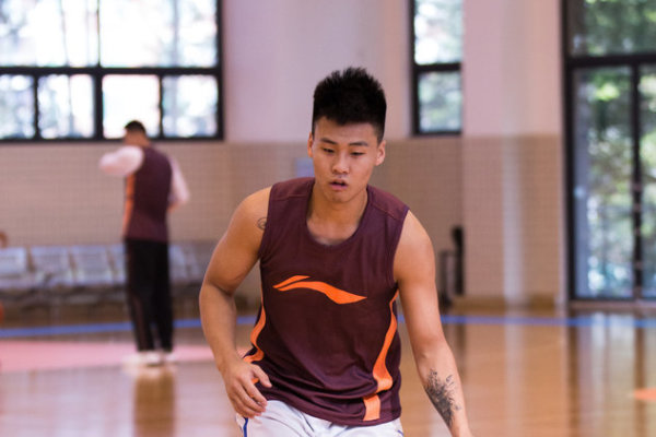 從2400人小島打進(jìn)NBA，他才真是“上喬下科”？