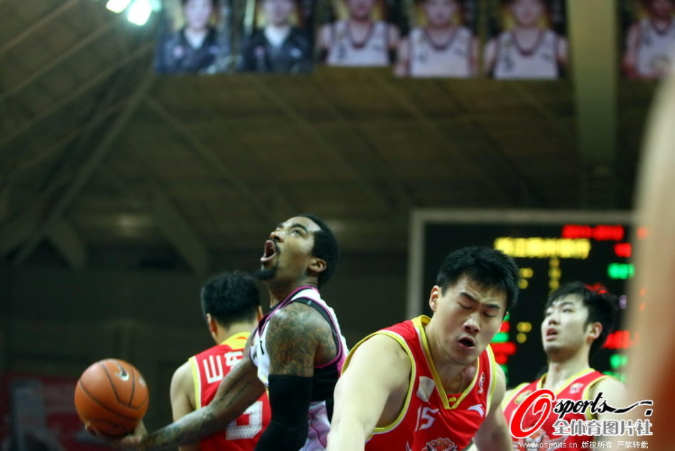 安徽青少年足球聯(lián)賽火熱啟幕，揭幕戰(zhàn)安徽籍國腳韋世豪出席