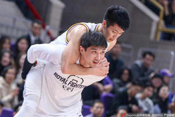 [流言板]NBA更新新秀榜：卡斯?fàn)柧邮祝孜?、韋爾斯上升至二、三