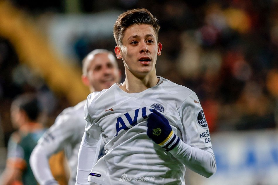 連續(xù)折戟西決！帕金斯：華子需提升領(lǐng)導(dǎo)力 攻防兩端都要擔(dān)起責(zé)任