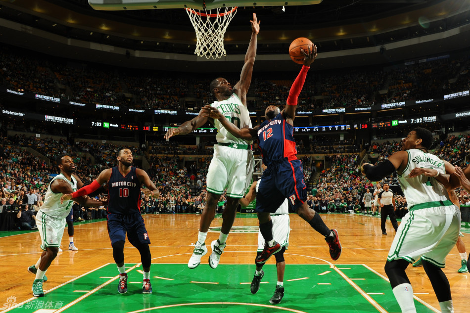 轉(zhuǎn)會(huì)1+2：皇馬失意邊鋒或?qū)で蠖半x隊(duì) 切爾西鎖定明夏轉(zhuǎn)會(huì)目標(biāo)