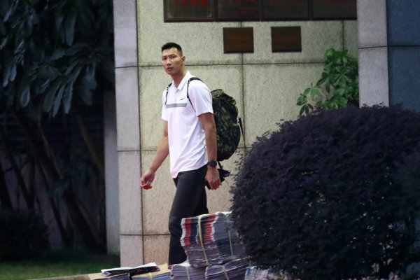 76人本輪系列賽的投籃、三分、罰球命中率均高于尼克斯