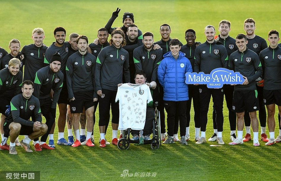 羅薩里奧中央小將遭遇車禍，迪馬利亞等隊友幫助他脫困木子                                                                2025-08-2
