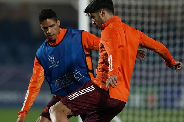 [流言板]萬箭穿心！大洛撿板命中三分，雄鹿半場12記三分領(lǐng)先19分