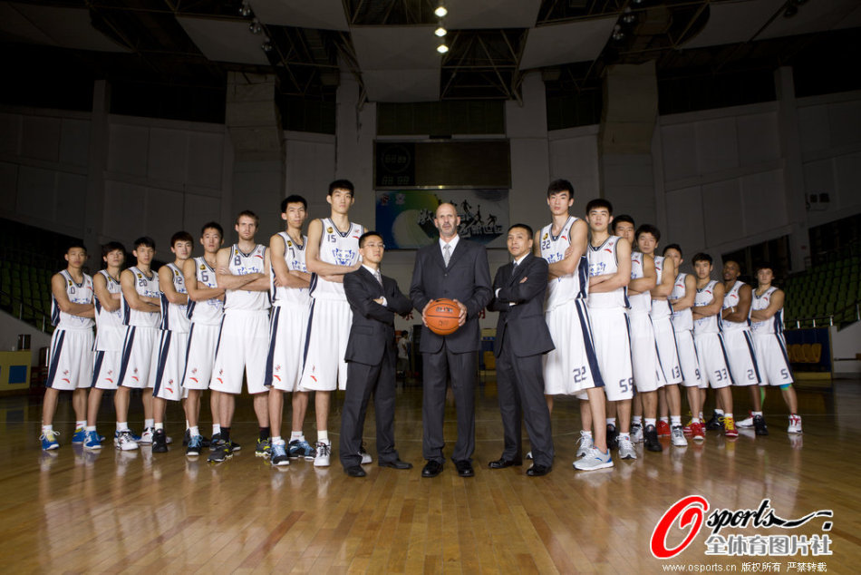 巴薩官方：德容右腿閉孔外肌輕傷，何時復出視恢復情況而定