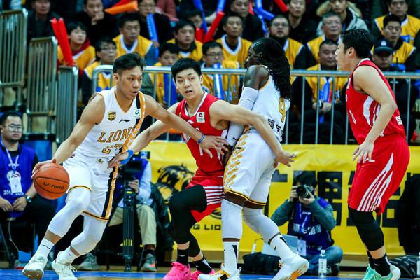 《陸軍隊反擊》職業(yè)選擇攻略 怎么在戰(zhàn)場中找到最適合你的角色