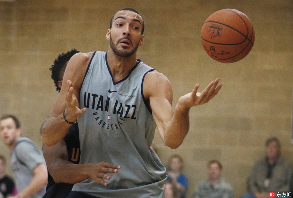 神仙球！第18分鐘，汪海健角球直接破門！申花1