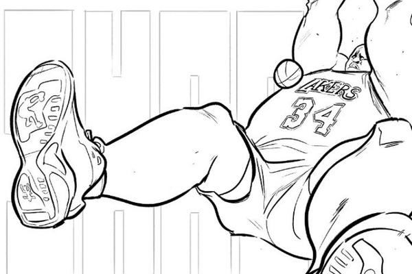 很帥?。×州诮邮诌f手傳球順勢轉(zhuǎn)身擺脫防守 瀟灑上籃絲滑得分