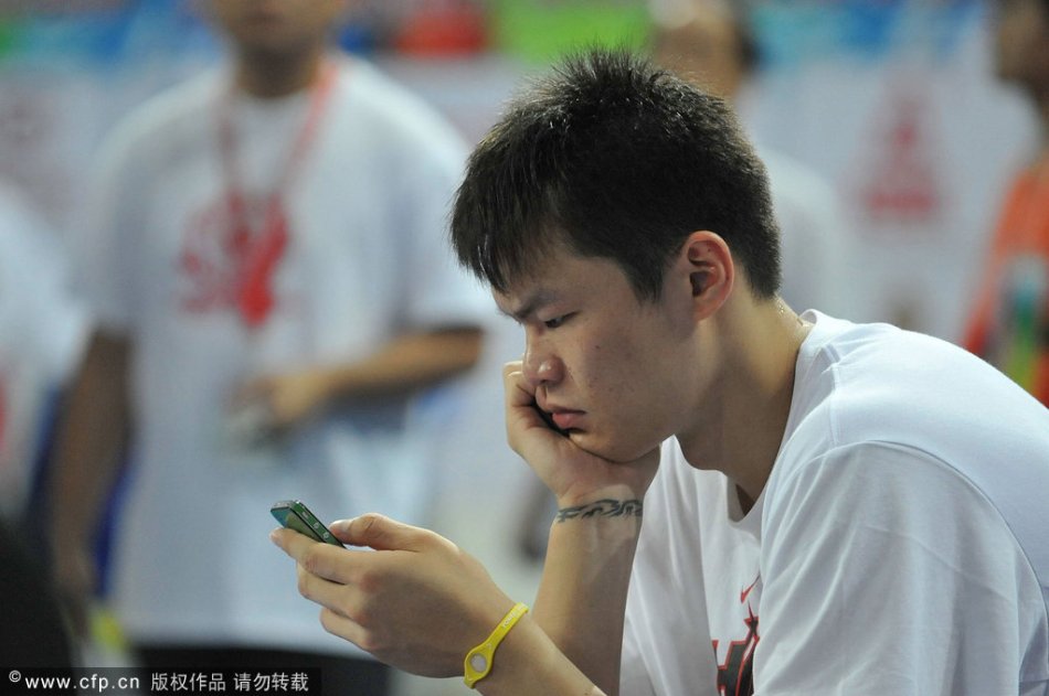 克洛普開玩笑安慰曼聯(lián)小球迷：你已經(jīng)看了6年的爛足球了，很抱歉