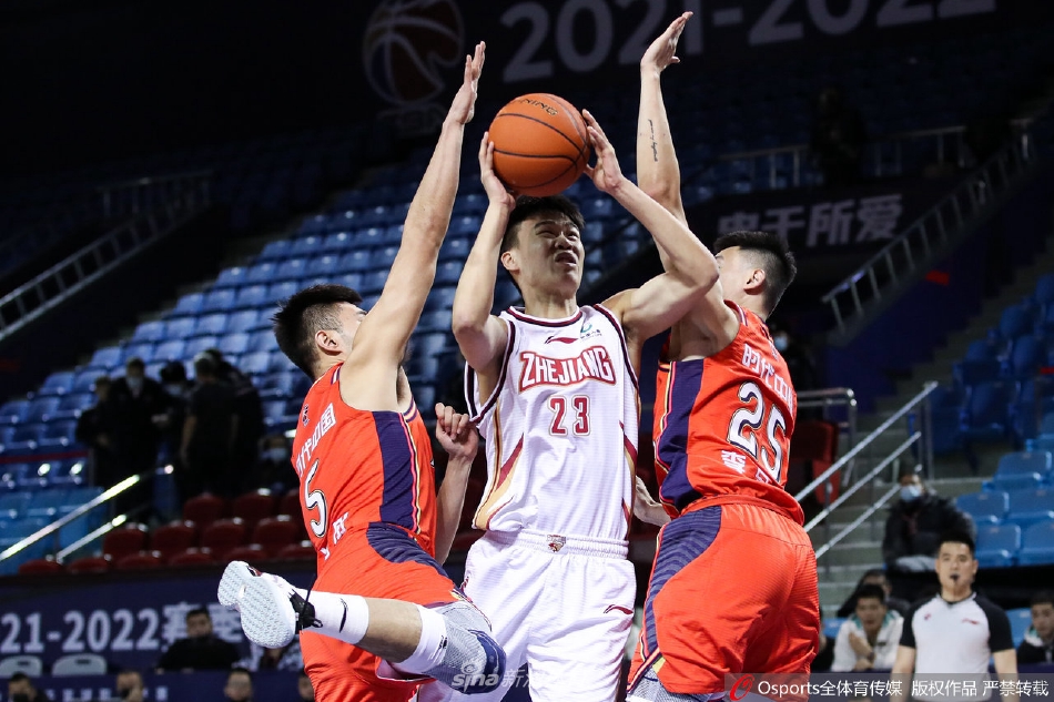 NBA官方曬布朗尼隔扣瞬間：布朗尼