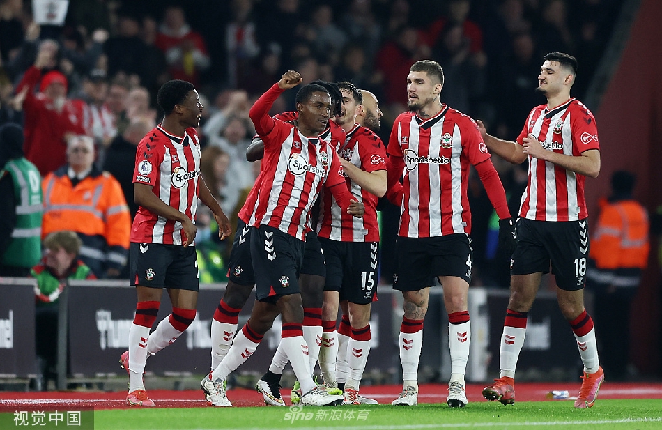 曼薩諾在裁判報告解釋直紅：赫伊森破壞明顯進球機會